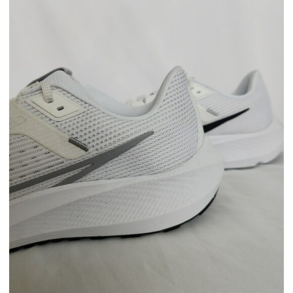 15 MEN'S NIKE AIR ZOOM PEGASUS 40 WHITE SILVER DV3853-102 RUNNING SNEAKERS - Picture 5 of 8
